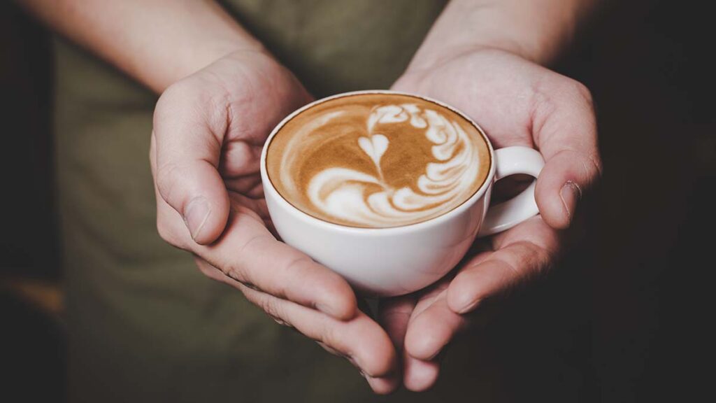 เป็นโควิด-19 กินกาแฟได้ไหม แล้วกินน้ำเย็นได้หรือไม่