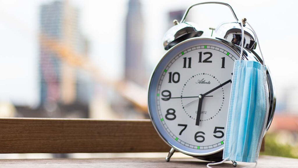 ระยะฟักตัวโควิด-19 คือกี่วัน โอไมครอนกับสายพันธุ์อื่นต่างกันหรือไม่