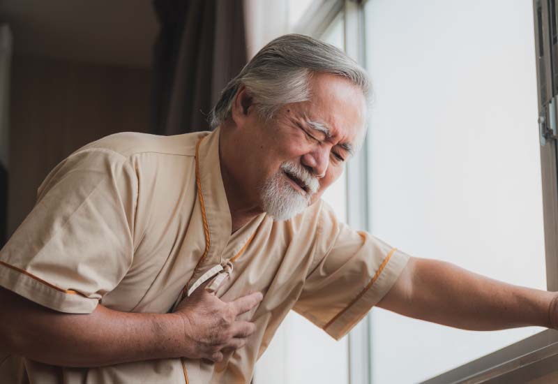 โรคหลอดเลือดหัวใจตีบ เสี่ยงหัวใจวาย รู้ทันสัญญาณเตือน