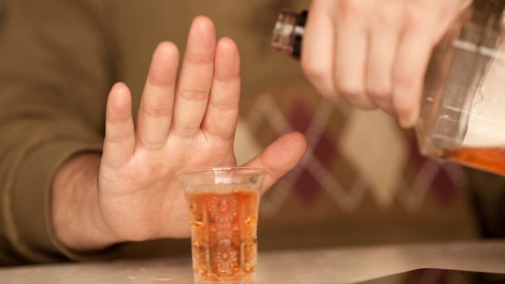 เป็นเลือดจางกินเหล้า เบียร์ ไวน์ หรือเครื่องดื่มแอลกอฮอล์อื่นได้ไหม