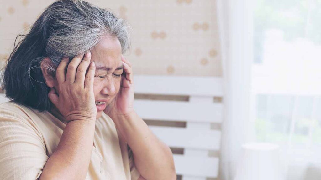 ภาวะซีดในผู้สูงอายุเกิดจากอะไร มีวิธีดูแลพยาบาลอย่างไร