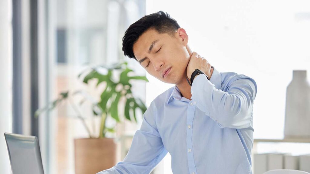 ปวดคอด้านซ้าย เกิดจากอะไร รักษาอย่างไร